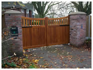 Spindle topped gates